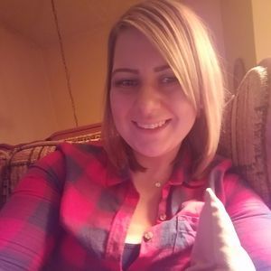 Meet your Posher, Alicia